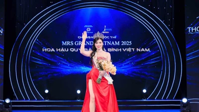 Nguyễn Thị Thưa đăng quang Mrs Grand Vietnam 2025