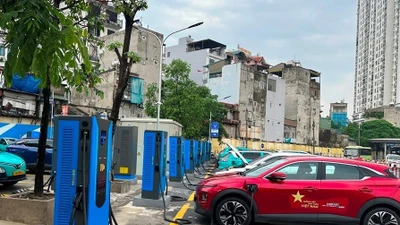 Các trạm sạc xe điện tại bến xe Hà Nội lắp đặt, sử dụng ra sao?