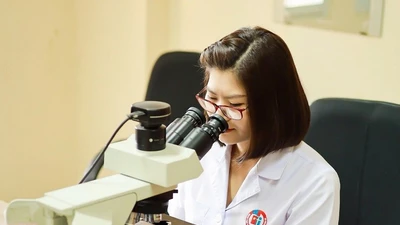 Điều trị sởi, bé 7 tuổi phát hiện khối u thần kinh hiếm gặp