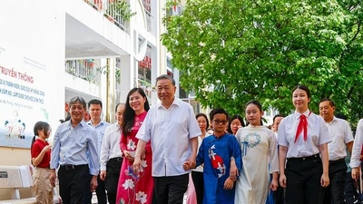 Tổng Bí thư Tô Lâm tặng quà ngày 1/6 cho trẻ khuyết tật