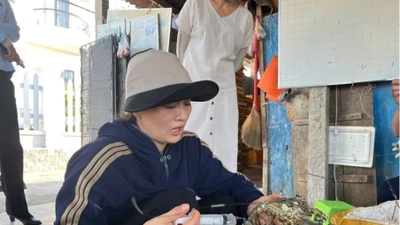 Tôm hùm bơm tạp chất, gian lận thương mại... hại sức khỏe