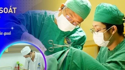 Đặt lưới chữa bệnh cho cô gái cười lớn, vận động mạnh là rỉ tiểu