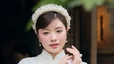 Sao mai Thu Hằng diện áo dài trắng thuần khiết đẹp nao lòng