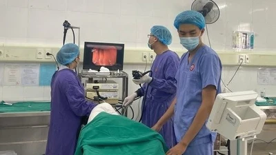 Đau bụng âm ỉ, cụ ông nguy kịch vì xuất huyết tiêu hóa