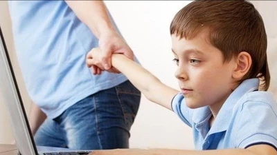 Cha mẹ đừng để con lớn lên một mình trong thế giới ảo