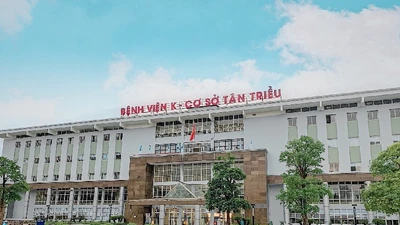 Nắng nóng 40 độ C, Bệnh viện K tiếp đón người bệnh từ 5h