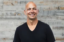 “Cha đẻ iPod” muốn trở lại Apple làm CEO