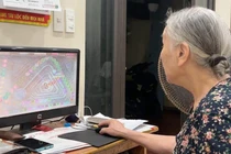 Cụ bà U90 chai tay vì nghiện Zuma, 9x đọc là thấy tuổi thơ