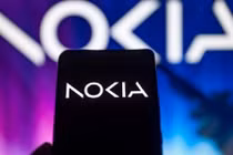 Nokia sụp đổ vì “nội gián” Microsoft hay tự đánh mất mình?