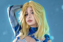 Màn cosplay “xé áo” của nữ coser Việt gây sốt mạng