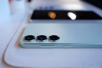 Top 5 smartphone siêu nhẹ 2025 khiến dân công nghệ phát sốt