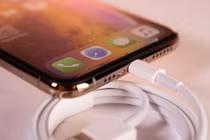 "Pin thủ" chỉ ra 4 thói quen sạc pin khiến iPhone nhanh chai