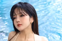 Nữ streamer xinh đẹp gây sốt vì một chi tiết "lạ mà quen"