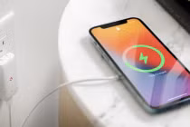 iPhone có tính năng ẩn hiển thị thời gian sạc pin 