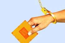 Nhân viên chip Mỹ mắc kẹt trong “mùa đeo còng vàng” của AI 