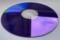 Ổ đĩa DVD bất ngờ cháy hàng tại Nhật sau khi Windows 10 “về hưu”