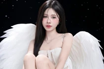 Shizuka "đốt mắt" fan với ảnh sinh nhật tuổi 18 gợi cảm ngỡ ngàng