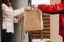 Coder vạch trần app giao đồ ăn bào tiền cả tài xế lẫn khách