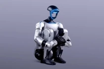 Robot hình người bị hack bằng giọng nói, lây virus không cần mạng