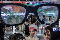 Kính AI "tương lai nhân loại" vừa ra mắt, Trung Quốc đã có hàng Made in China