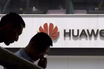 Bị Huawei sa thải, kỹ sư từng được khen phải đi quét rác