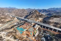 Tàu cao tốc Trung Quốc đạt 385km/h gây choáng