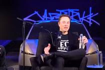 Elon Musk cảnh báo bằng cấp sẽ “vô dụng” sau 4 năm