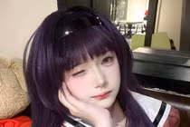 Coser Việt gây sốt với ảnh chụp gương "cam thường" vẫn đẹp nao lòng