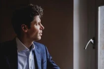 Sam Altman tung mô hình mới, thách thức Google và Apple