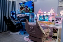 Hot girl khoe góc gaming “bãi biển” khiến dân mạng phát sốt