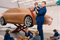 Elon Musk dạy 14 con không học ngoại ngữ vì đã có AI