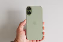 Trên tay iPhone 17 chính hãng màu xanh ra mắt với nhiều nâng cấp 