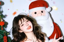 Hot girl ảo AI gây bão, gợi cảm bằng prompt vẫn hút tiền