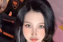 Lily Phan diện áo Pikachu “cực cháy” khiến fan ngất ngây