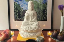 Nhà có bàn thờ Phật hãy ghi nhớ 4 điều khi thắp hương