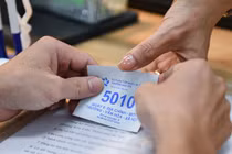 Công chức bị tạm đình chỉ nếu nhũng nhiễu người dân, doanh nghiệp