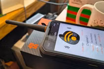 Điện thoại pin 20.000 mAh, bộ đàm, giá chưa 10 triệu