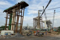 Dự án nút giao nghìn tỷ Tân Vạn vẫn ngổn ngang trước ngày về đích