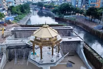 Đập tràn giữ nước trên sông Tô Lịch có kiến trúc 'lạ mắt' 