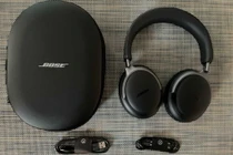 Tai nghe giá ngang smartphone, vì sao vẫn cháy hàng?