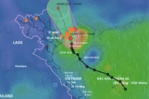 Áp thấp nhiệt đới giật cấp 8 đổ bộ vào Quảng Ninh 