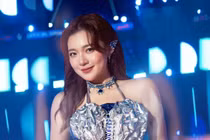 Nữ MC Liên Quân 2025 chiếm trọn spotlight, xả ảnh đẹp "tràn viền" 