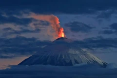 7 núi lửa đồng loạt trỗi dậy sau động đất khiến Nga rung chuyển