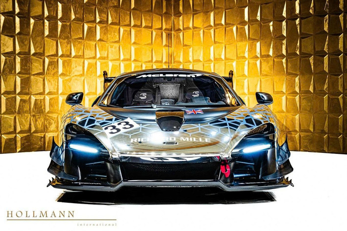 Senna GTR là một trong những mẫu xe giới hạn đặc biệt của McLaren, chỉ được sản xuất đúng 75 chiếc trên toàn cầu, ít hơn rất nhiều so với 500 chiếc của phiên bản Senna thông thường. Chiếc xe mang số 33 này từng được đưa về Việt Nam thông qua đại lý K-Supper nhưng không tìm được chủ nhân trong nước. Sau đó, xe được xuất ngược về Đức, từng được niêm yết với mức giá 2,3 triệu USD và đem ra đấu giá, song vẫn chưa chốt được giao dịch.