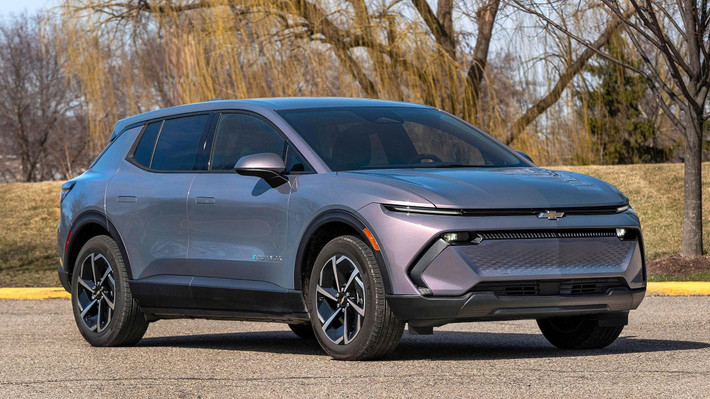 General Motors (GM) vừa xác nhận mẫu xe điện giá rẻ Chevrolet Bolt EV thế hệ mới sẽ chính thức ra mắt sớm hơn dự kiến. Dự kiến, Chevrolet Bolt EV 2027 sẽ trở lại thị trường trong năm 2026, như một nỗ lực chiến lược nhằm giữ vững vị thế trong phân khúc xe điện phổ thông đang ngày càng cạnh tranh khốc liệt.