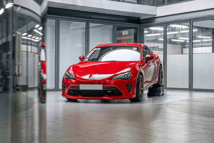 Bản nâng cấp giữa vòng đời này của Toyota 86 gồm một số tinh chỉnh nhẹ về thiết kế như cản trước, khuếch tán gió sau, thiết kế cụm đèn trước và sau...
