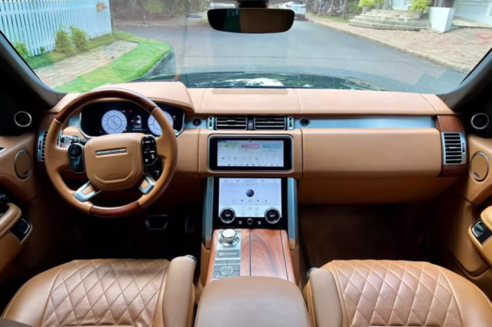 Nếu bạn cho rằng 1 chiếc xe Range Rover đời mới đã chạy lướt chỉ có giá hơn 9 tỷ đồng là lựa chọn đáng giá hơn nhiều, thì chắc chưa tìm hiểu qua dòng xe như Range Rover SVAutobiography.