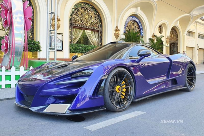 Động cơ kết hợp với hộp số SSG ly hợp kép 7 cấp, nhờ đó, siêu xe McLaren 720S có thể tăng tốc từ vị trí xuất phát lên 100 km/h chỉ trong thời gian 2,9 giây và giảm tốc từ 100-0 km/h trong 2,8 giây. Tốc độ tối đa của siêu xe McLaren 720S là 341 km/h.