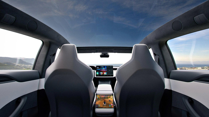 Dù có nhiều cải tiến, Tesla vẫn giữ giá khởi điểm của Model S 2026 ở mức khoảng 86.000 USD. Đây là một thông điệp rõ ràng: người dùng không phải trả thêm để được nhận nhiều hơn.