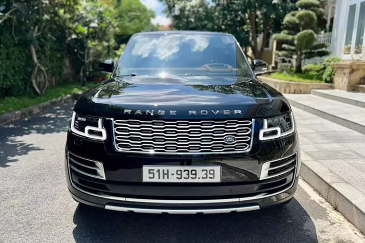 Đến nay, đơn vị mua lại chiếc xe Range Rover SVAutobiography này đã chào bán, theo đó, xe đã chạy được hơn 41.000 km, thuộc bản đẳng cấp nhất, và giá là 8 tỷ đồng.